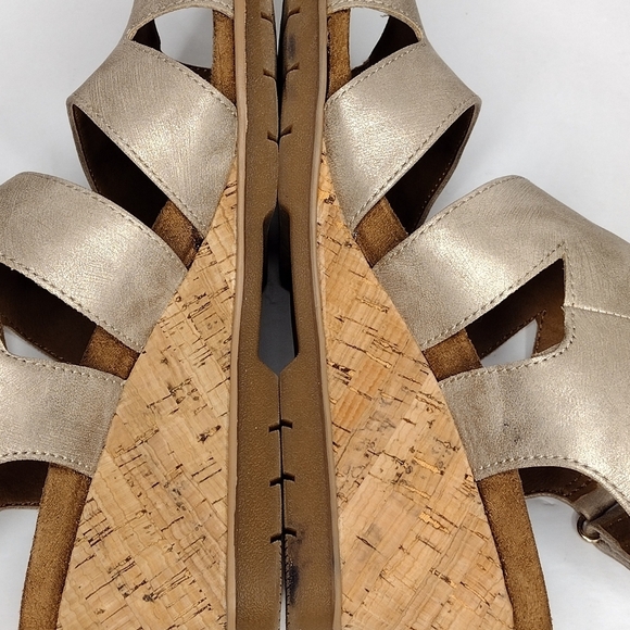 Euro By Soft Sadra Women's Gold Open Toe Comfort Wedge Sandals - Picture 15 of 15